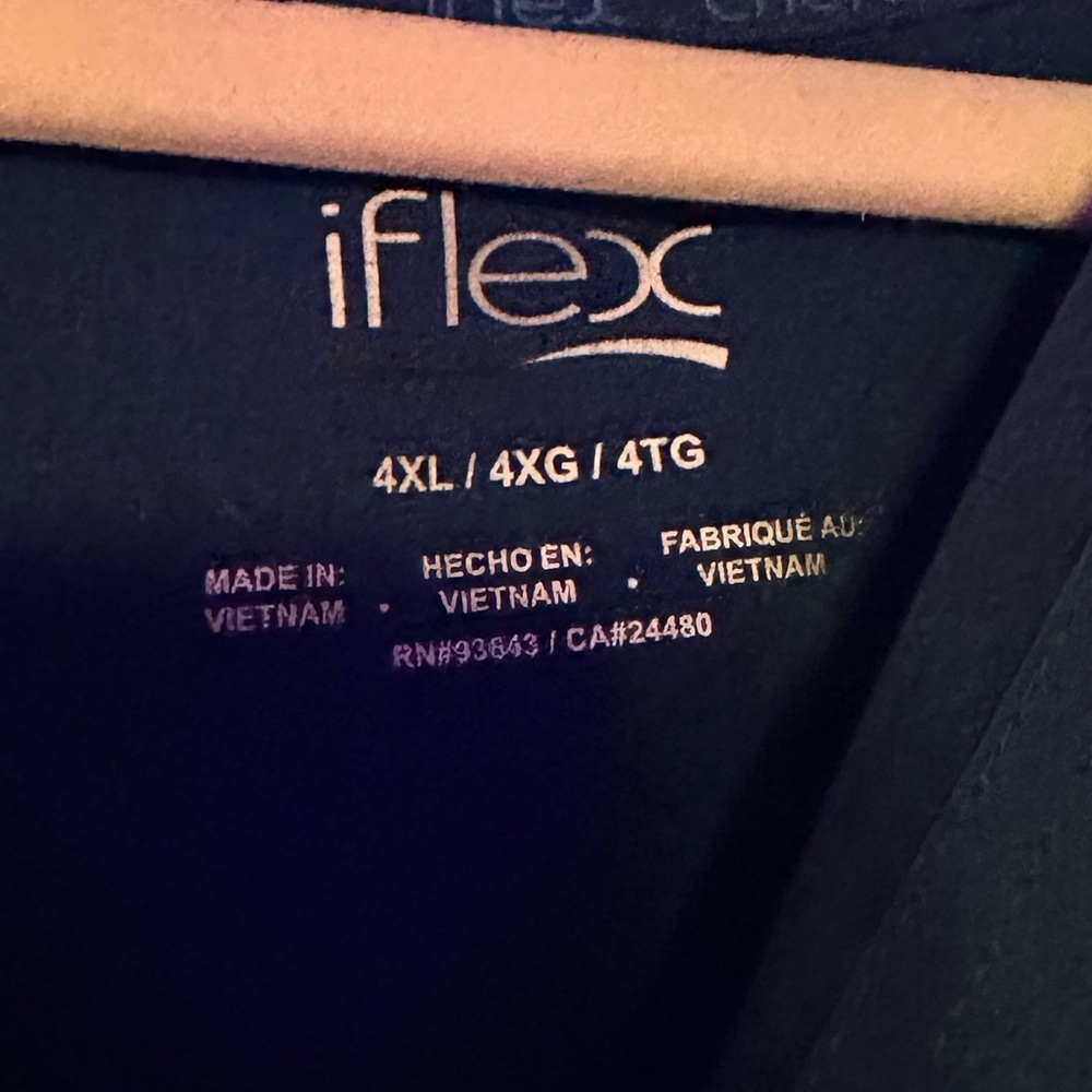 iFlex navy blue scrubs 4X top.